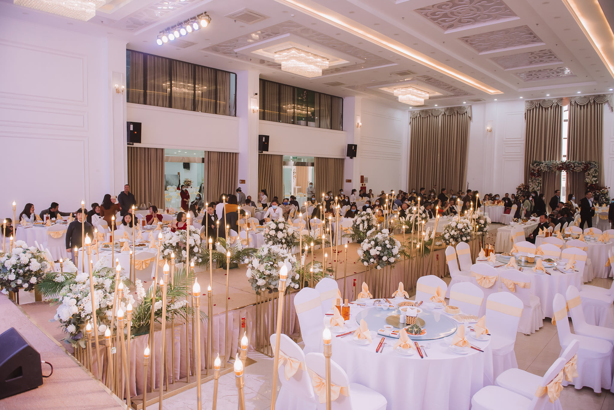 Lễ vu quy Thu Hiền & Quang Huy! Chúc CD-CR có một tình yêu bền chặt, luôn gắn bó để xây dựng tổ ấm riêng của mình!!!
